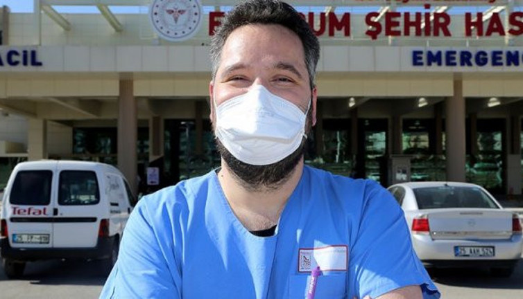 Koronayı yenen doktor konuştu. 'Gencim, bana bir şey olmaz demesinler' dedi
