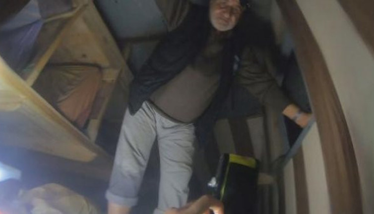 Alabora olan teknede ölümü beklerken suyun içinden çıkan bir el müjdeyi verdi. Haftalardır çıkmayan Sayısal Loto bu adama çıktı