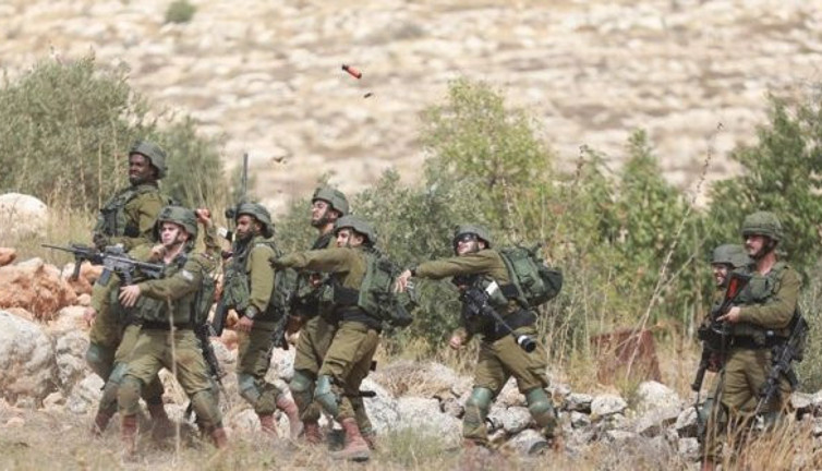 İsrail askerleri Batı Şeria'da 12 Filistinliyi yaraladı