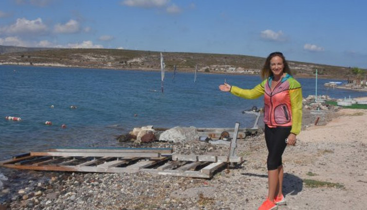 Milli sörfçü Çağla Kubat’a hırsızlık şoku. Çalınan tekne motoru bakın nerede bulundu