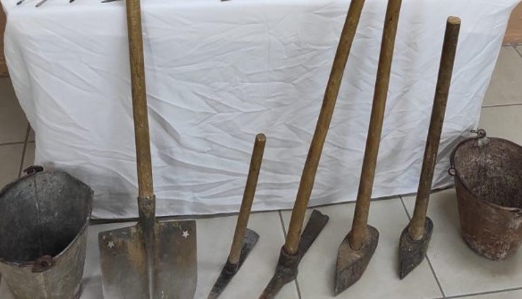 Konya'da kazma kürek define ararlarken yakalandılar