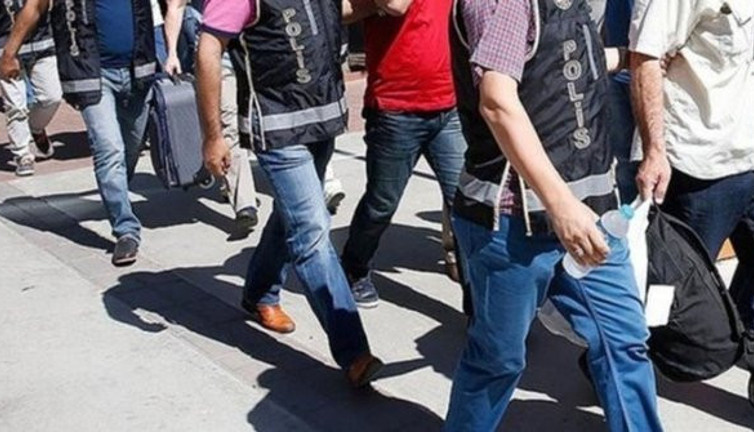 İzmir'de FETÖ'nün TSK yapılanmasına büyük operasyon!