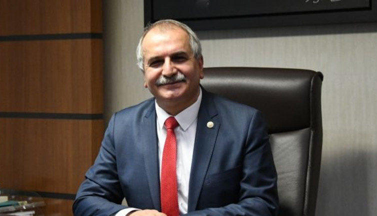 İYİ Partili Ahmet Çelik Akşener’in okuduğu şiiri paylaştı