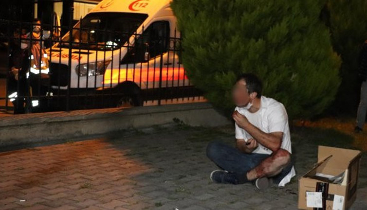 Adliye önünde intihar etmeye kalkıştı! Polisleri de sosyal mesafe uyarısı yaptı