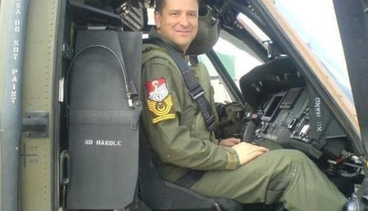 Güneydoğu’da bir köye helikopterle inmişti, 99 depreminde ise biri ona gülümseyerek bakıyordu, THY pilotu koronadan vefat etti
