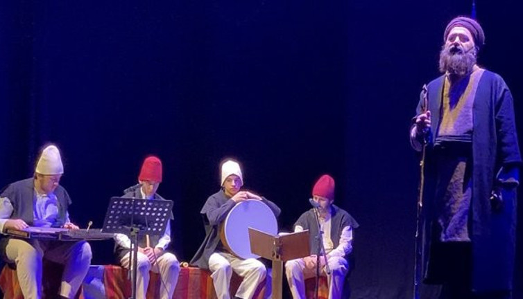 Gel Gör Beni Aşk Neyledi adlı oyun tiyatroseverlerle buluştu