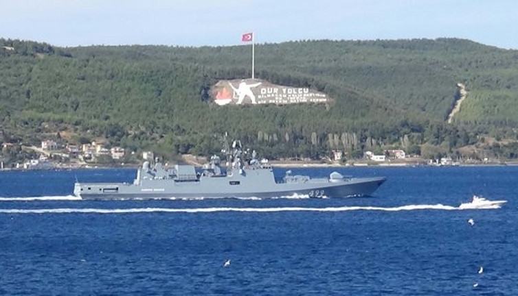 Çanakkale Boğazı'ndan Rus savaş gemisi geçti