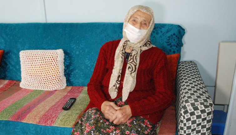 Korona virüsü yenmişti. 96 yaşındaki Bartınlı nine uzun yaşamanın sırrını açıkladı