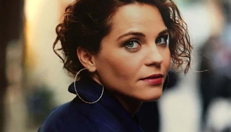 Cenaze törenimde cemaate seksiliğimi Öykü Karel anlatacak. Kırmızı Oda'nın Piraye'si Tülin Özen'den şok yaratacak açıklama