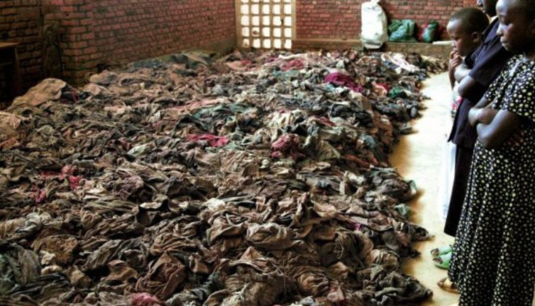Ruanda'da yerin 30 metre altında soykırım mezarlığı bulundu. 5 bin insan üst üsteydi. Görenler gözyaşlarına boğuldu
