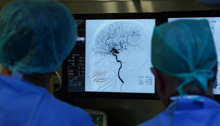 Koronanın ölümcül yan etkilerine bir yenisi daha eklendi. Belirtisiz geçirenlerde risk daha fazla