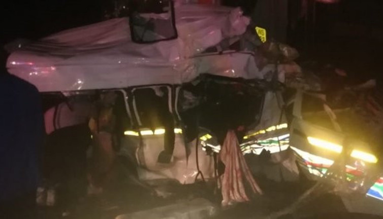 2 kamyon ve minibüs çarpıştı: Kadınlar öldü