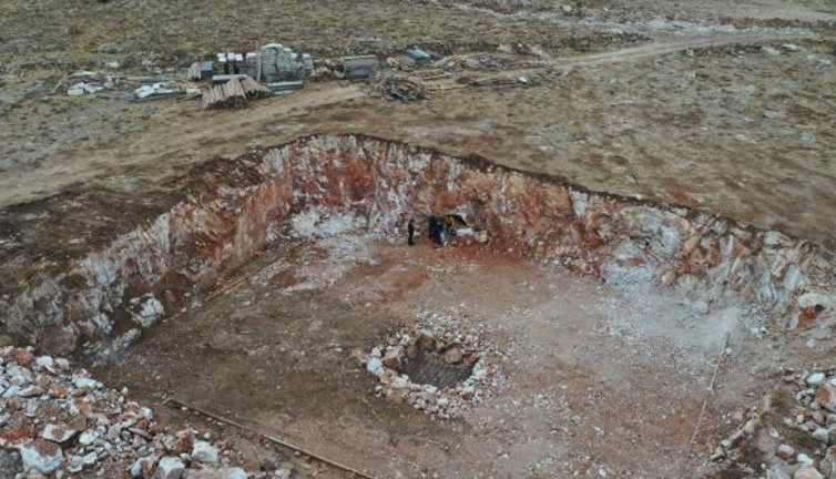 Yozgat'ta inşaatın temel kazısında ortaya çıktı. İşçiler boşluktan bakınca donup kaldı.