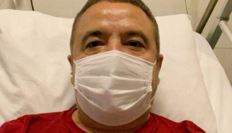 Antalya Belediye Başkanı Muhittin Böcek'e ilk ziyaretçi