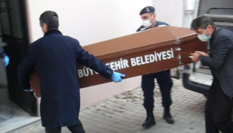 Katil pazarcı bir söz söyledi jandarma dondu kaldı. İzmir'de karısı ve kızını öldürmüştü