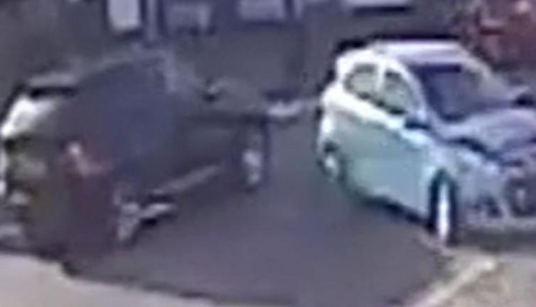 Vay sakar vay! Aracını çarpışan oto gibi kullandı