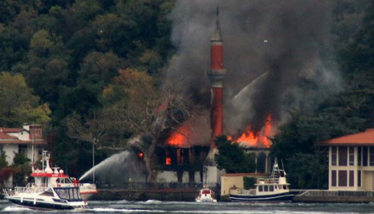 Cumhurbaşkanı Erdoğan'dan Vaniköy Camii paylaşımı