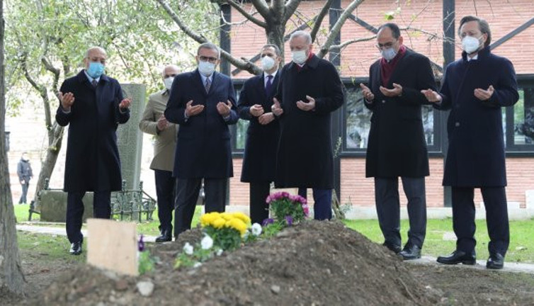 Erdoğan, Ahmet Kekeç'in mezarını ziyaret etti