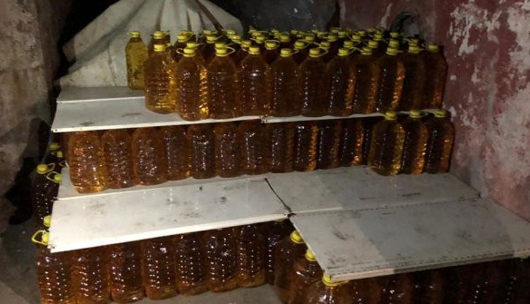 Sirke şişelerine doldurup piyasaya süreceklerdi. Şişelerin içindekine inanamayacaksınız