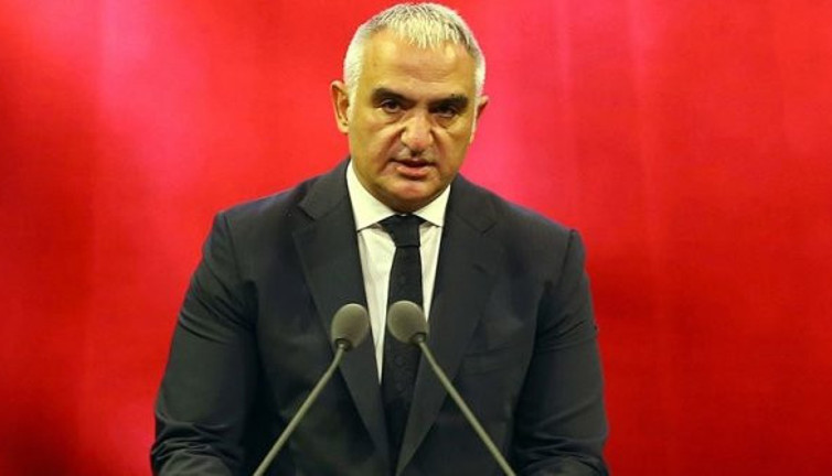 Bakan Ersoy'dan AKM açıklaması