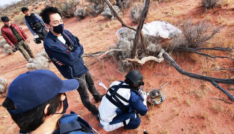 Bilim insanları bu bir ilk diyerek duyurdu. Kapsüller içinde uzaydan geldi