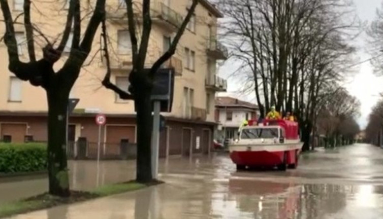 İtalya kötü hava koşulları can aldı