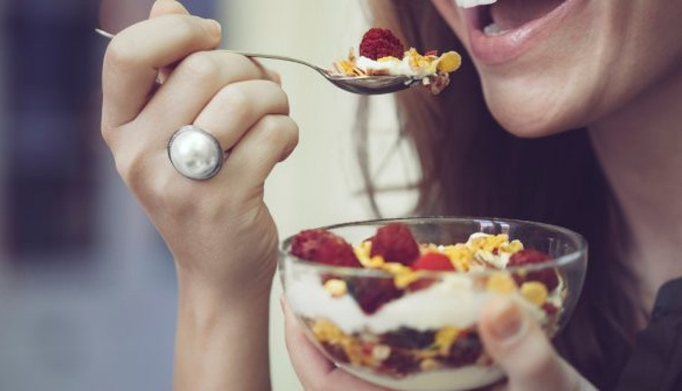 Meğer beyne kadar etkiliyormuş. Farkında olmadan bol bol tüketiyoruz ama faydası sandığımızdan daha çok