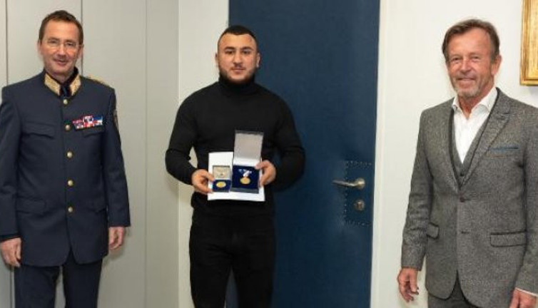 Avusturya'dan Türk gençlere şeref madalyası