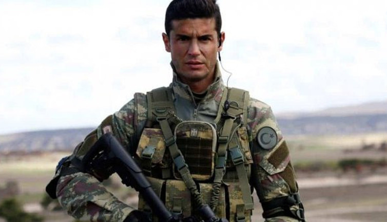 Tamer Karadağlı Savaşçı dizisine dahil oluyor, Berk Oktay Yasak Elma’ya geçmişti