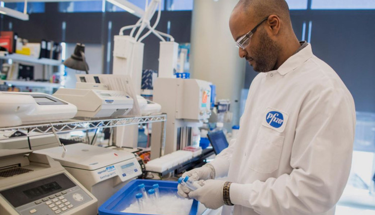 Korona aşısıyla ilgili flaş açıklama: Bebek sahibi olmak isteyenler dikkat