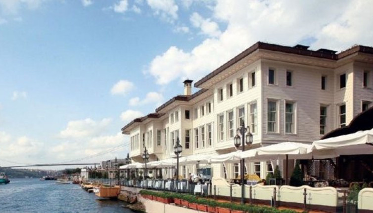 Boğazın gözbebeği bankanın oldu. Galatasaray'ın eski başkana büyük şok