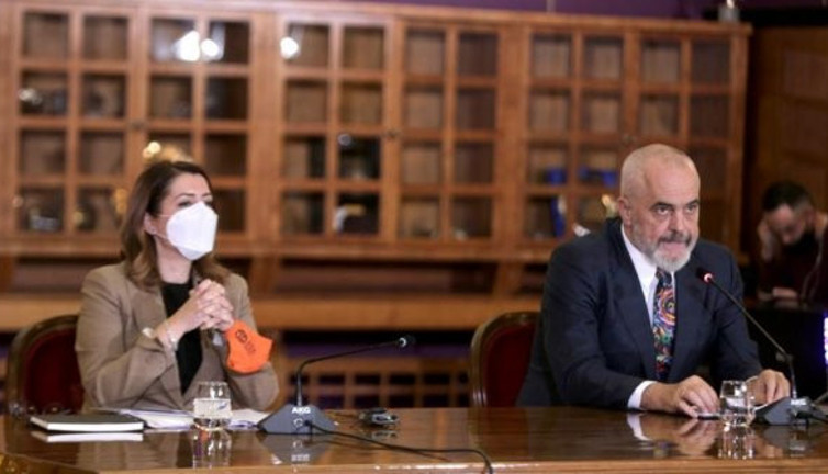 Arnavutluk Başbakanı Rama'dan Türkiye'nin korona virüs mücadelesine övgü