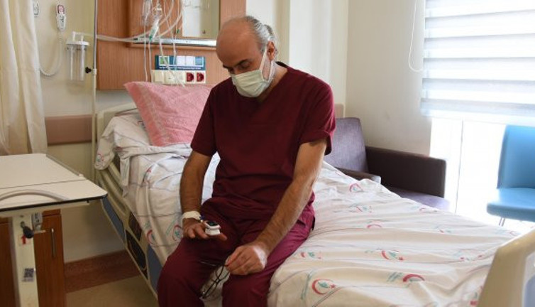 Koronanın bulaştığı nesleri sıraladı. Covid-19'u yenen doktor açıkladı