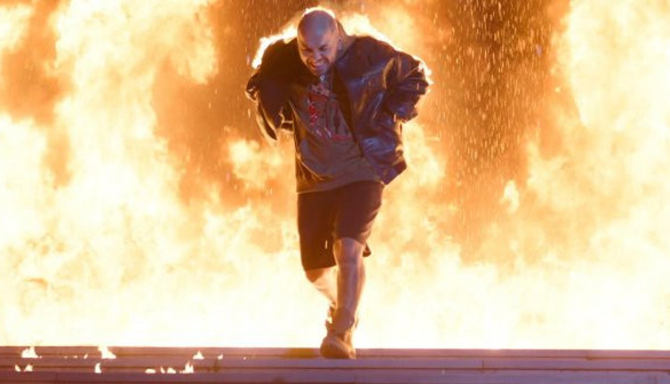 Klip çekiminde gerçek patlamayı yaşadı. Ünlü rapçi 'Tepki'nin zor anları