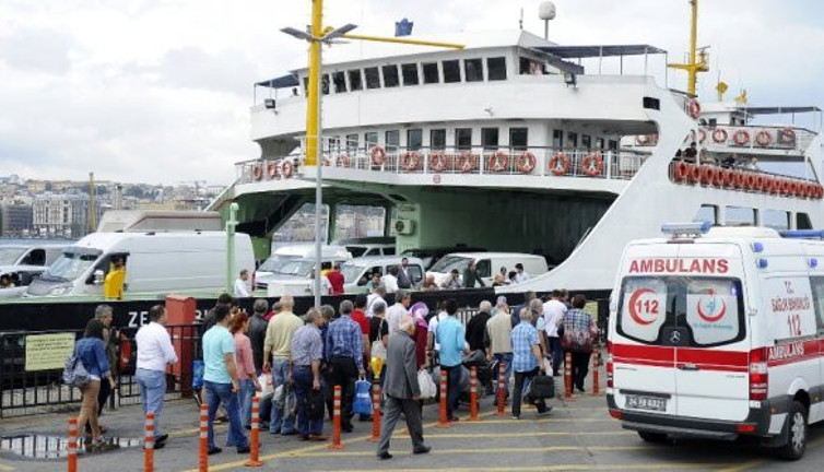 İstanbul’da feribotta iğrenç olay. Arabalı vapurun feribotundaki alçaklık. Annesinden de izin almış