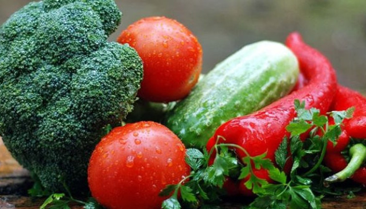 Prof. Dr. Oğuz Özyaral koronanın en sevdiği besini açıkladı. Virüsten koruyacak besinleri tek tek sıraladı