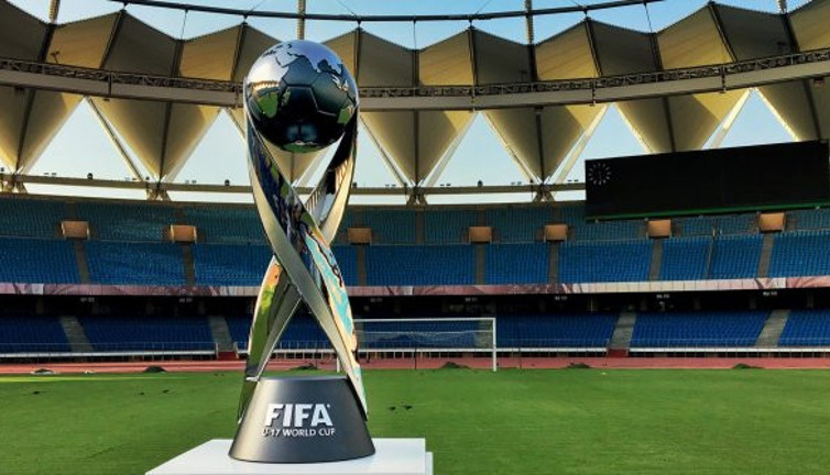 FIFA o turnuvaları erteledi