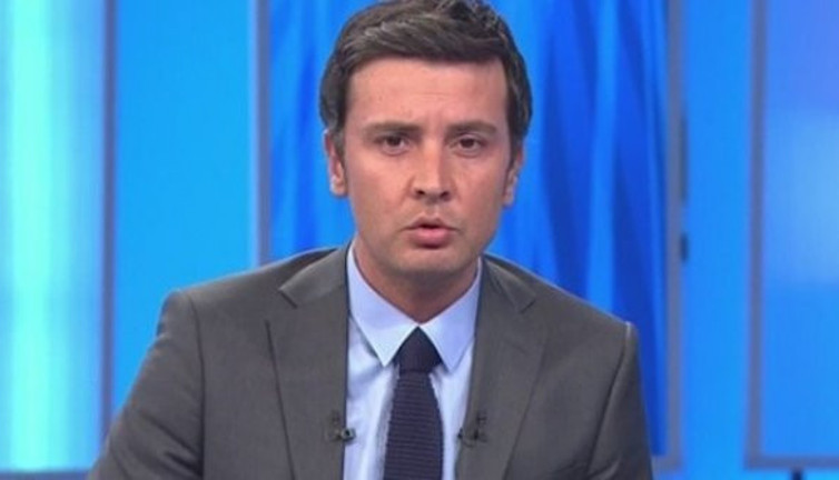 TRT koridorları bu aşkla çalkalanıyor. Sunucu Ersin Düzen’in yeni aşkı arkadaşının eski aşkı