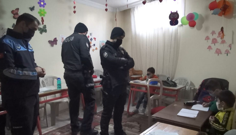 Esenyurt'ta kaçak kreşe baskın