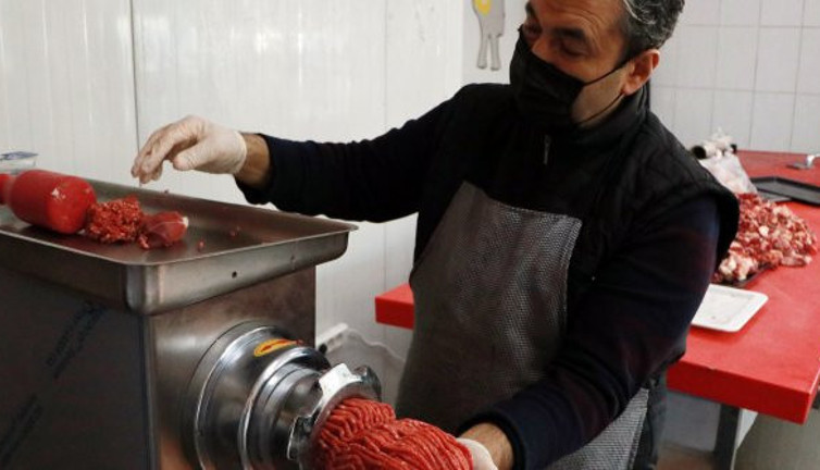 Kıyma diye vatandaşa bakın neler yedirmişler neler. Vay insafsızlar vay