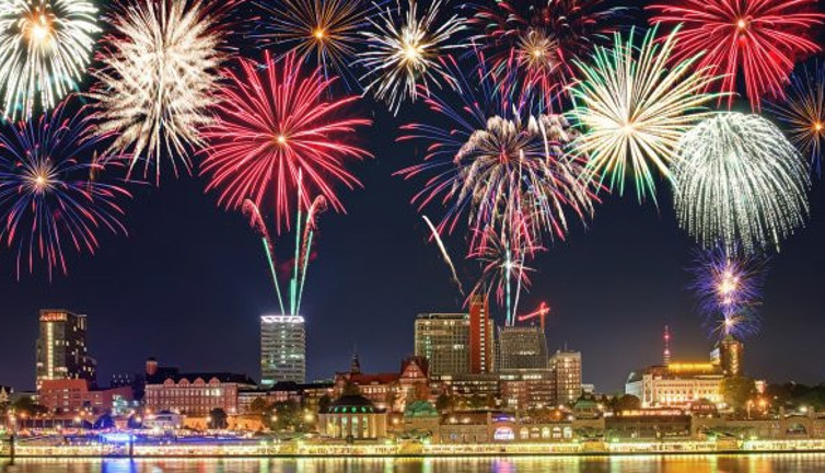 Ailece izleyebileceğiniz en iyi 10 yılbaşı filmi