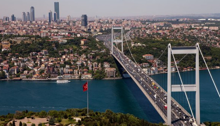 Köprü geçiş ücretlerine büyük zam. Yeni yıl yine zamlı geldi