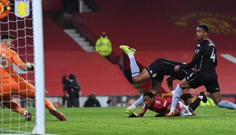 Manchester United Aston Villa karşısında gümbür gümbür