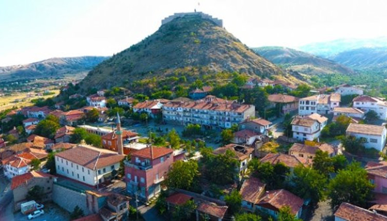 Pandemide halk sokağa çıkamazken AKP’li Kalecik Belediyesi sinema sistemi aldı. İhaleyi bakın kim kazandı