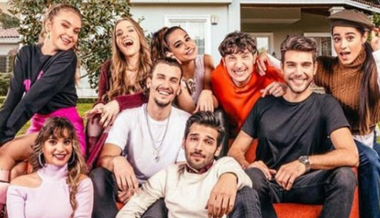Öğrenci Evi dizisi oyuncuları kimdir. Öğrenci Evi dizisi konusu nedir. Öğrenci Evi nasıl izlenir, hangi kanalda
