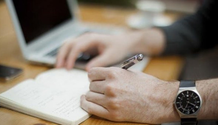 Memur ve işçilerin beklediği genelge çıktı. Aralarında kıdem tazminatının da olduğu maddeleri Lütfi Elvan imzaladı