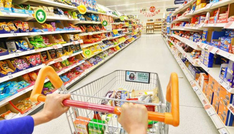 Akademisyen Gündoğdu mutfaktaki gerçek enflasyonu belgeledi.1 yıl boyunca aynı marketten aynı ürünleri satın aldı