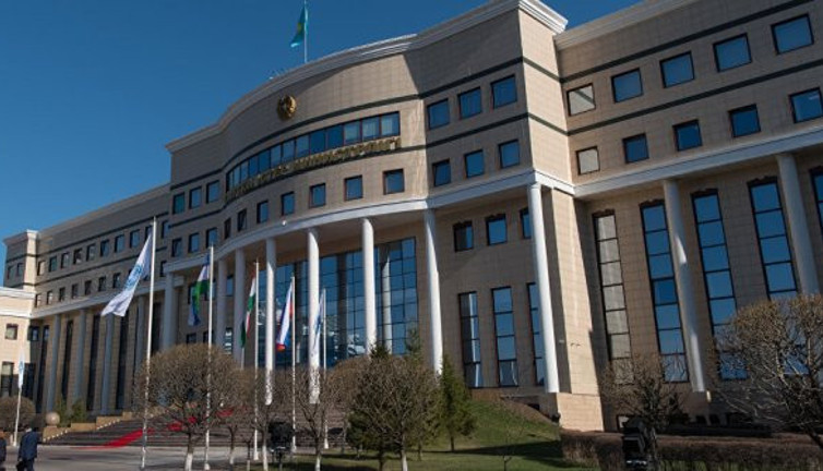 Kazakistan'ta ön planda Türk dili var