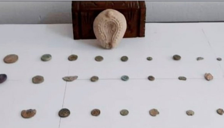 Adana’da tarihi eser kaçakçılarına yönelik operasyon yapıldı. 2 zanlı gözaltına alındı.