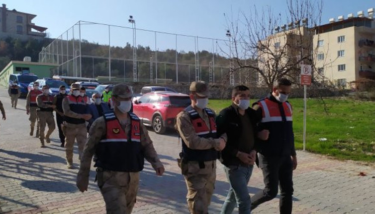Altınözü ilçesinde üç aylık polis takibi sonucu belirlenen 3 şüpheli yakalandı.